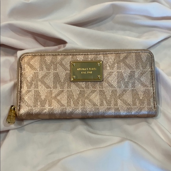 Michael Kors medium tote bag and clutch - Picture 5 of 7